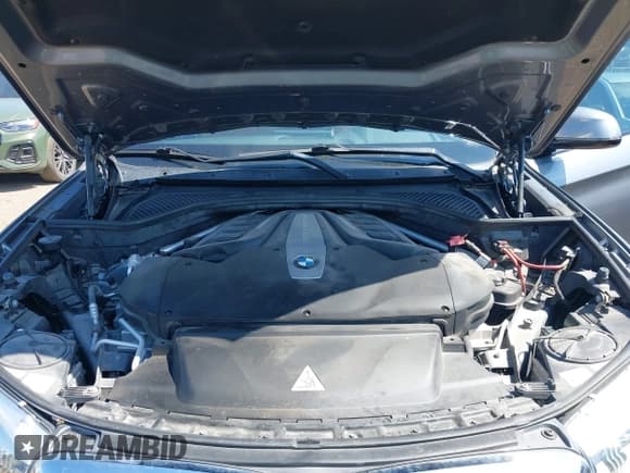 ✅ 2015 BMW X6 xDrive50i • VIN: 5UXKU6C54F0F93945 • Lot: 43042471. Listed on IAAI with 52,434 mi. Free auction sales archive from the USA and detailed vehicle history report at DreamBid. Image 10.