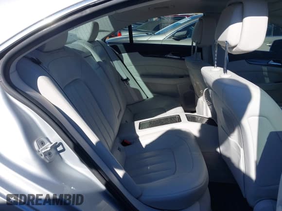 ✅ 2015 Mercedes-Benz CLS 400 • VIN: WDDLJ6FB6FA139774 • Лот: 41464206. Опубликован ранее на IAAI с пробегом 56 070 миль. Бесплатный доступ к архиву аукционных продаж из США и подробный отчёт об истории автомобиля на DreamBid. Изображение 8.