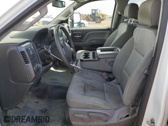 ✅ 2019 Chevrolet Silverado 2500HD Work Truck • VIN: 2GC2CREG2K1180597 • Lot: 61605225. Wystawiony na Copart z przebiegiem Nie podano. Bezpłatny archiwum sprzedaży aukcyjnych z USA i szczegółowy raport historii pojazdu na DreamBid. Zdjęcie 7.