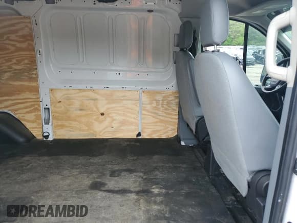 ✅ 2015 Ford Transit Cargo • VIN: 1FTNR1YM7FKB03812 • Лот: 56453835. Опубликован ранее на Copart с пробегом 139 412 миль. Бесплатный доступ к архиву аукционных продаж из США и подробный отчёт об истории автомобиля на DreamBid. Изображение 11.