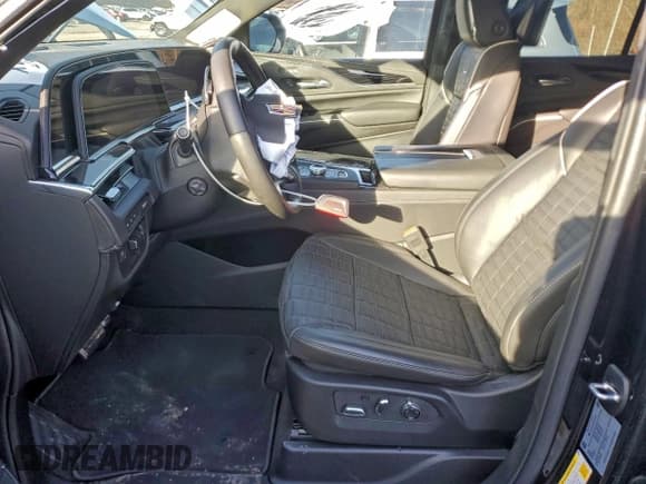 ✅ 2024 Cadillac Escalade AWD V-Series • VIN: 1GYS4HK92RR125835 • Лот: 94688465. Опубликован ранее на Copart с пробегом 10 416 миль. Бесплатный доступ к архиву аукционных продаж из США и подробный отчёт об истории автомобиля на DreamBid. Изображение 7.