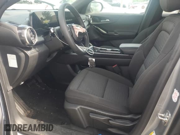 ✅ 2025 Chevrolet Equinox AWD LT • VIN: 3GNAXPEG6SL322217 • Lot: 62677815. Wystawiony na Copart z przebiegiem 5 215 mil. Bezpłatny archiwum sprzedaży aukcyjnych z USA i szczegółowy raport historii pojazdu na DreamBid. Zdjęcie 7.