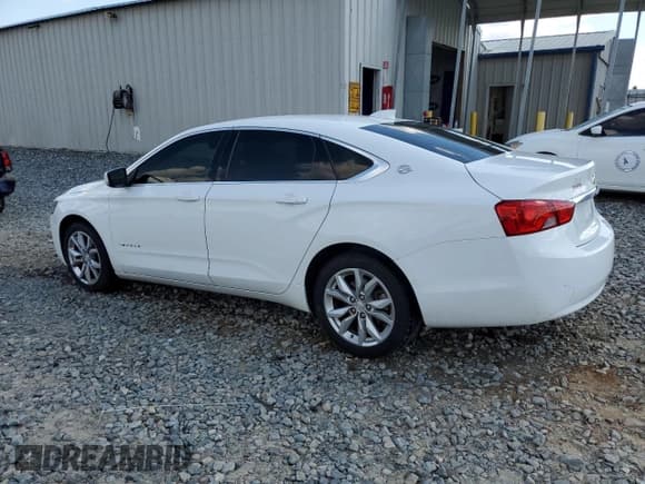 ✅ 2017 Chevrolet Impala LT • VIN: 1G1105SA8HU178212 • Лот: 72578644. Опубликован ранее на Copart с пробегом 123 380 миль. Бесплатный доступ к архиву аукционных продаж из США и подробный отчёт об истории автомобиля на DreamBid. Изображение 2.