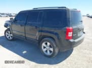 ✅ 2017 Jeep Patriot Latitude • VIN: 1C4NJRFB3HD174116 • Lot: 41839563. Wystawiony na IAAI z przebiegiem 237 158 mil. Bezpłatny archiwum sprzedaży aukcyjnych z USA i szczegółowy raport historii pojazdu na DreamBid. Zdjęcie 3.