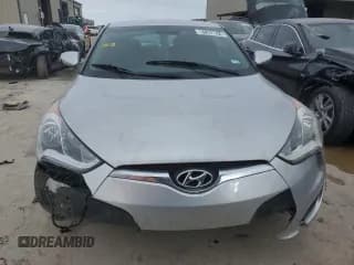 ✅ 2016 Hyundai Veloster • VIN: KMHTC6AD6GU298223 • Lot: 87353674. Wystawiony na Copart z przebiegiem 92 525 mil. Bezpłatny archiwum sprzedaży aukcyjnych z USA i szczegółowy raport historii pojazdu na DreamBid. Zdjęcie 5.