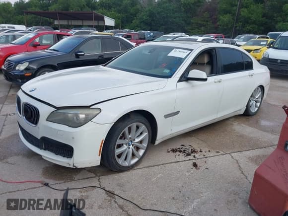 ✅ 2012 BMW 7 Series 750Li • VIN: WBAKB8C58CC963818 • Lot: 42346005. Wystawiony na IAAI z przebiegiem 189 995 mil. Bezpłatny archiwum sprzedaży aukcyjnych z USA i szczegółowy raport historii pojazdu na DreamBid. Zdjęcie 2.