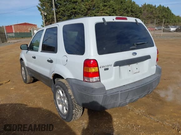 ✅ 2005 Ford Escape XLT • VIN: 1FMCU93125KA87420 • Lot: 43838382. Listed on IAAI with 138,055 mi. Free auction sales archive from the USA and detailed vehicle history report at DreamBid. Image 3.