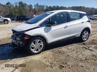 ✅ 2023 Chevrolet Bolt EV 1LT • VIN: 1G1FW6S00P4180472 • Lot: 50692535. Wystawiony na Copart z przebiegiem 28 031 mil. Bezpłatny archiwum sprzedaży aukcyjnych z USA i szczegółowy raport historii pojazdu na DreamBid. Zdjęcie 1.