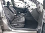 ✅ 2017 Volkswagen Golf S • VIN: 3VW217AU3HM058853 • Lot: 43216160. Wystawiony na IAAI z przebiegiem 76 915 mil. Bezpłatny archiwum sprzedaży aukcyjnych z USA i szczegółowy raport historii pojazdu na DreamBid. Zdjęcie 5.