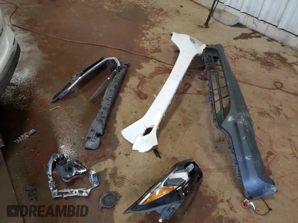 ✅ 2018 Chevrolet Equinox LT • VIN: 2GNAXSEV6J6103746 • Лот: 84611525. Опубликован ранее на Copart с пробегом 156 518 миль. Бесплатный доступ к архиву аукционных продаж из США и подробный отчёт об истории автомобиля на DreamBid. Изображение 13.