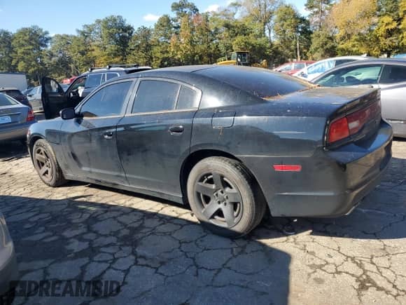 ✅ 2013 Dodge Charger Police • VIN: 2C3CDXAT3DH587898 • Lot: 90938085. Wystawiony na Copart z przebiegiem 193 915 mil. Bezpłatny archiwum sprzedaży aukcyjnych z USA i szczegółowy raport historii pojazdu na DreamBid. Zdjęcie 2.