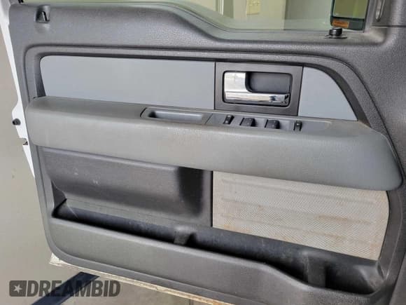 ✅ 2014 Ford F-150 XL • VIN: 1FTFX1EF4EKF44389 • Lot: 42679232. Listed on IAAI with 139,027 mi. Free auction sales archive from the USA and detailed vehicle history report at DreamBid. Image 1.