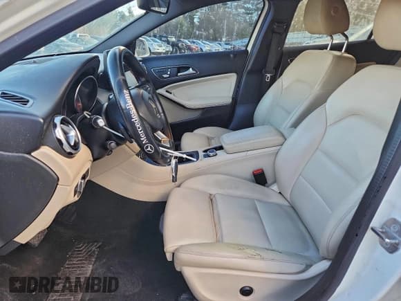 ✅ 2018 Mercedes-Benz GLA 250 • VIN: WDCTG4GB0JJ467951 • Lot: 96958465. Wystawiony na Copart z przebiegiem 136 847 mil. Bezpłatny archiwum sprzedaży aukcyjnych z USA i szczegółowy raport historii pojazdu na DreamBid. Zdjęcie 7.