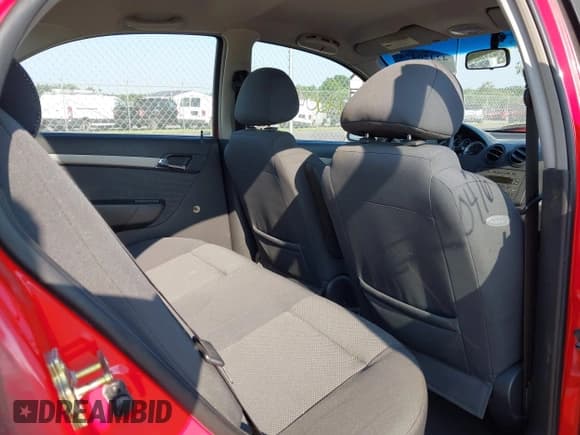 ✅ 2007 Chevrolet Aveo LS • VIN: KL1TD56617B045173 • Lot: 42420476. Wystawiony na IAAI z przebiegiem 88 524 mil. Bezpłatny archiwum sprzedaży aukcyjnych z USA i szczegółowy raport historii pojazdu na DreamBid. Zdjęcie 8.