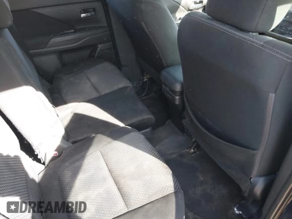 ✅ 2017 Mitsubishi Outlander ES • VIN: JA4AD2A34HZ014739 • Lot: 43673311. Wystawiony na IAAI z przebiegiem 114 538 mil. Bezpłatny archiwum sprzedaży aukcyjnych z USA i szczegółowy raport historii pojazdu na DreamBid. Zdjęcie 8.