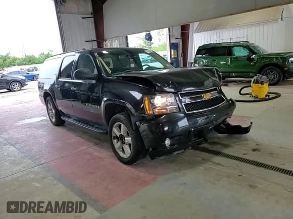 ✅ 2008 Chevrolet Suburban 1LT • VIN: 1GNFK16318R112154 • Lot: 64364855. Listed on Copart with 270,830 mi. Free auction sales archive from the USA and detailed vehicle history report at DreamBid. Image 14.