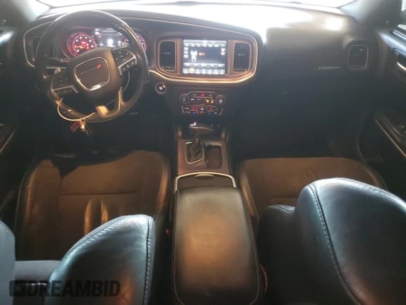 ✅ 2019 Dodge Charger Scat Pack • VIN: 2C3CDXGJXKH637585 • Lot: 90947095. Listed on Copart with 92,563 mi. Free auction sales archive from the USA and detailed vehicle history report at DreamBid. Image 8.