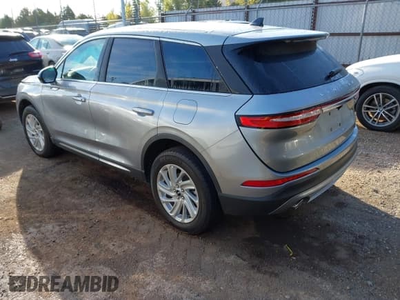 ✅ 2024 Lincoln Corsair Premiere • VIN: 5LMCJ1CA4RUL20246 • Lot: 40738998. Wystawiony na IAAI z przebiegiem 2 133 mil. Bezpłatny archiwum sprzedaży aukcyjnych z USA i szczegółowy raport historii pojazdu na DreamBid. Zdjęcie 3.