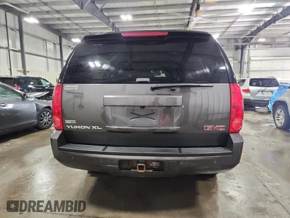 ✅ 2010 GMC Yukon XL SLT • VIN: 1GKUKKE37AR223972 • Лот: 84374445. Опубликован ранее на Copart с пробегом 223 033 миль. Бесплатный доступ к архиву аукционных продаж из США и подробный отчёт об истории автомобиля на DreamBid. Изображение 6.