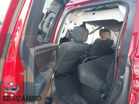 ✅ 2022 Toyota Tundra SR5 • VIN: 5TFLA5AB6NX006875 • Lot: 40562206. Wystawiony na IAAI z przebiegiem Nie podano. Bezpłatny archiwum sprzedaży aukcyjnych z USA i szczegółowy raport historii pojazdu na DreamBid. Zdjęcie 8.
