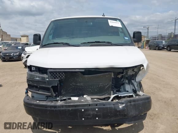 ✅ 2023 Chevrolet Express Cargo • VIN: 1GCWGAFP5P1192004 • Lot: 42060862. Wystawiony na IAAI z przebiegiem 31 706 mil. Bezpłatny archiwum sprzedaży aukcyjnych z USA i szczegółowy raport historii pojazdu na DreamBid. Zdjęcie 12.