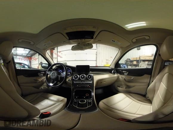 ✅ 2019 Mercedes-Benz GLC 300 • VIN: WDC0G4KB5KV123522 • Lot: 40485029. Wystawiony na IAAI z przebiegiem 48 685 mil. Bezpłatny archiwum sprzedaży aukcyjnych z USA i szczegółowy raport historii pojazdu na DreamBid. Zdjęcie 18.