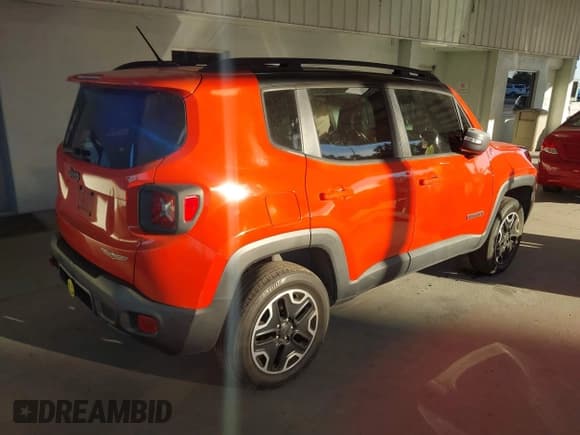 ✅ 2016 Jeep Renegade Trailhawk • VIN: ZACCJBCT2GPD31016 • Лот: 43689399. Опубликован ранее на IAAI с пробегом 54 310 миль. Бесплатный доступ к архиву аукционных продаж из США и подробный отчёт об истории автомобиля на DreamBid. Изображение 4.