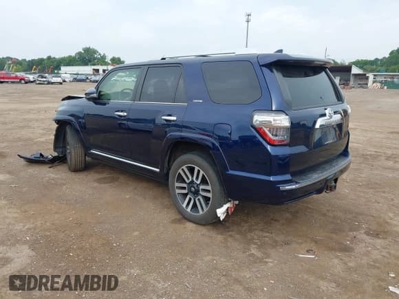 ✅ 2018 Toyota 4Runner SR5 • VIN: JTEBU5JR5J5528964 • Lot: 42752743. Wystawiony na IAAI z przebiegiem 140 649 mil. Bezpłatny archiwum sprzedaży aukcyjnych z USA i szczegółowy raport historii pojazdu na DreamBid. Zdjęcie 3.