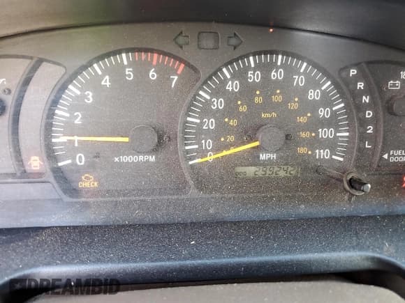 ✅ 2003 Toyota Tundra SR5 • VIN: 5TBRN341X3S396378 • Lot: 90815095. Wystawiony na Copart z przebiegiem 299 242 mil. Bezpłatny archiwum sprzedaży aukcyjnych z USA i szczegółowy raport historii pojazdu na DreamBid. Zdjęcie 9.