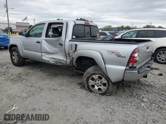 ✅ 2011 Toyota Tacoma • VIN: 3TMLU4EN1BM066411 • Lot: 85929795. Listed on Copart with 165,134 mi. Free auction sales archive from the USA and detailed vehicle history report at DreamBid. Image 2.