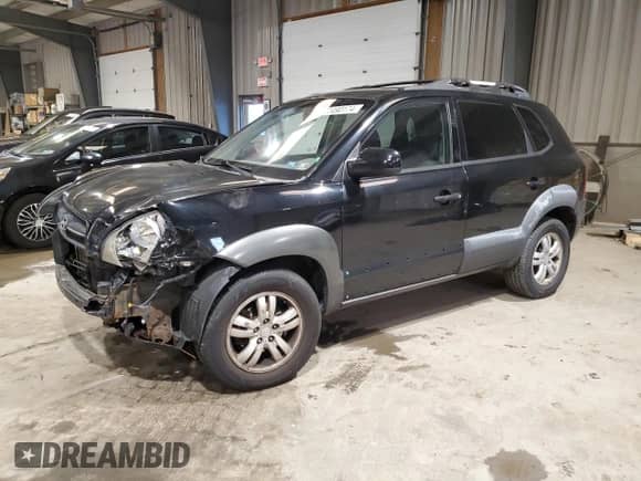 2008 Hyundai Tucson SE z VIN KM8JN72D88U807705, wystawiony jako Copart lot #77490174 z przebiegiem 89 117 mil mil oraz Szkoda całkowita • Salvage title. Historia ofert i sprzedaży dostępna na DreamBid. Obrazek 1.
