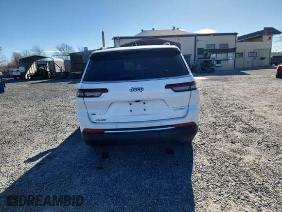 ✅ 2022 Jeep Grand Cherokee Limited • VIN: 1C4RJKBG8N8512642 • Lot: 61804675. Listed on Copart with 23,253 mi. Free auction sales archive from the USA and detailed vehicle history report at DreamBid. Image 6.