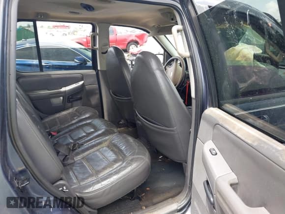 ✅ 2002 Ford Explorer XLT • VIN: 1FMZU63W52ZB06260 • Лот: 42627094. Опубликован ранее на IAAI с пробегом 341 337 миль. Бесплатный доступ к архиву аукционных продаж из США и подробный отчёт об истории автомобиля на DreamBid. Изображение 8.