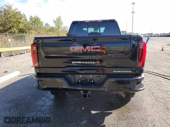 ✅ 2024 GMC Sierra 2500HD Denali • VIN: 1GT49REY5RF171041 • Лот: 86107795. Опубликован ранее на Copart с пробегом Не указан. Бесплатный доступ к архиву аукционных продаж из США и подробный отчёт об истории автомобиля на DreamBid. Изображение 6.