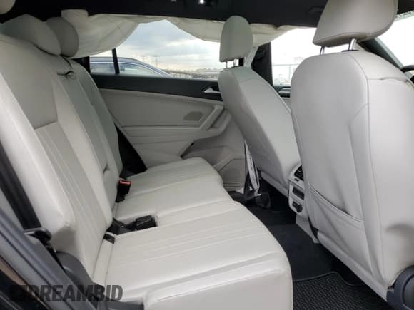 ✅ 2022 Volkswagen Tiguan SE R-Line Black • VIN: 3VV8B7AX6NM065832 • Лот: 85276975. Опубликован ранее на Copart с пробегом 35 358 миль. Бесплатный доступ к архиву аукционных продаж из США и подробный отчёт об истории автомобиля на DreamBid. Изображение 10.