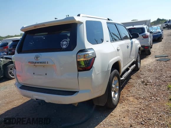 ✅ 2021 Toyota 4Runner SR5 Premium • VIN: JTEFU5JR3M5229396 • Lot: 43118144. Wystawiony na IAAI z przebiegiem 118 599 mil. Bezpłatny archiwum sprzedaży aukcyjnych z USA i szczegółowy raport historii pojazdu na DreamBid. Zdjęcie 4.