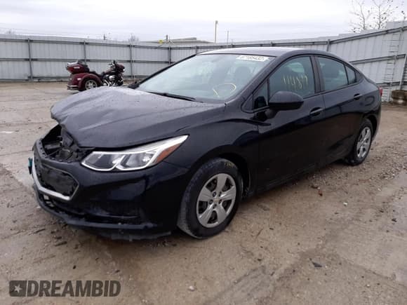 ✅ 2017 Chevrolet Cruze LS • VIN: 1G1BC5SMXH7234574 • Лот: 67185432. Опубликован ранее на Copart с пробегом 114 817 миль. Бесплатный доступ к архиву аукционных продаж из США и подробный отчёт об истории автомобиля на DreamBid. Изображение 2.