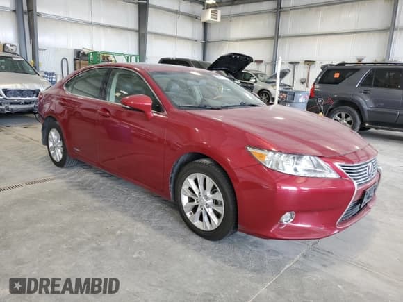 ✅ 2014 Lexus ES 300h • VIN: JTHBW1GG4E2067999 • Lot: 69770725. Wystawiony na Copart z przebiegiem 110 590 mil. Bezpłatny archiwum sprzedaży aukcyjnych z USA i szczegółowy raport historii pojazdu na DreamBid. Zdjęcie 4.