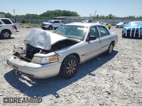 ✅ 2007 Ford Crown Victoria LX • VIN: 2FAFP74V97X102922 • Lot: 53534675. Listed on Copart with 228,486 mi. Free auction sales archive from the USA and detailed vehicle history report at DreamBid. Image 1.