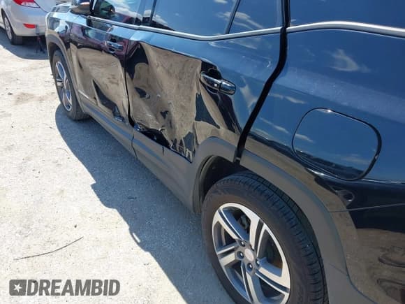 ✅ 2018 GMC Terrain SLT • VIN: 3GKALPEV0JL228307 • Lot: 43276867. Wystawiony na IAAI z przebiegiem 141 448 mil. Bezpłatny archiwum sprzedaży aukcyjnych z USA i szczegółowy raport historii pojazdu na DreamBid. Zdjęcie 6.