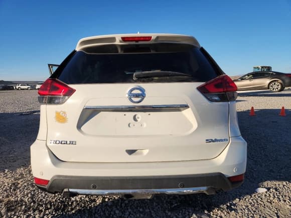 ✅ 2020 Nissan Rogue S • VIN: JN8AT2MV2LW113838 • Lot: 90022335. Wystawiony na Copart z przebiegiem Nie podano. Bezpłatny archiwum sprzedaży aukcyjnych z USA i szczegółowy raport historii pojazdu na DreamBid. Zdjęcie 6.