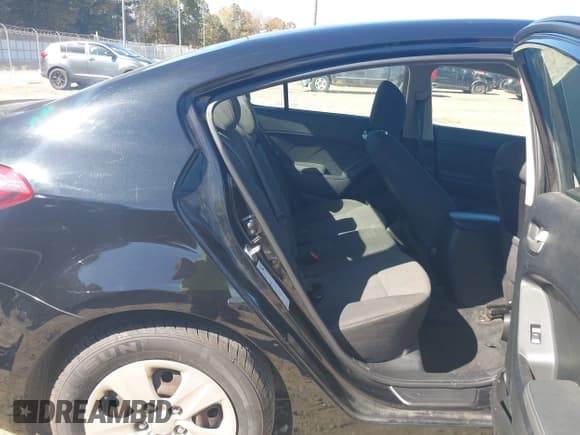 ✅ 2018 Kia Forte LX • VIN: 3KPFL4A79JE193990 • Лот: 43526604. Опубликован ранее на IAAI с пробегом 146 572 миль. Бесплатный доступ к архиву аукционных продаж из США и подробный отчёт об истории автомобиля на DreamBid. Изображение 8.