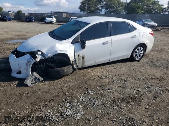 ✅ 2018 Toyota Corolla L • VIN: 2T1BURHEXJC995699 • Lot: 93149825. Listed on Copart with 109,886 mi. Free auction sales archive from the USA and detailed vehicle history report at DreamBid. Image 1.