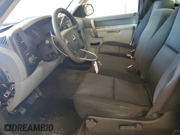 ✅ 2010 GMC Sierra 1500 • VIN: 1GTPCTE0XAZ182867 • Lot: 61749345. Wystawiony na Copart z przebiegiem 189 717 mil. Bezpłatny archiwum sprzedaży aukcyjnych z USA i szczegółowy raport historii pojazdu na DreamBid. Zdjęcie 7.