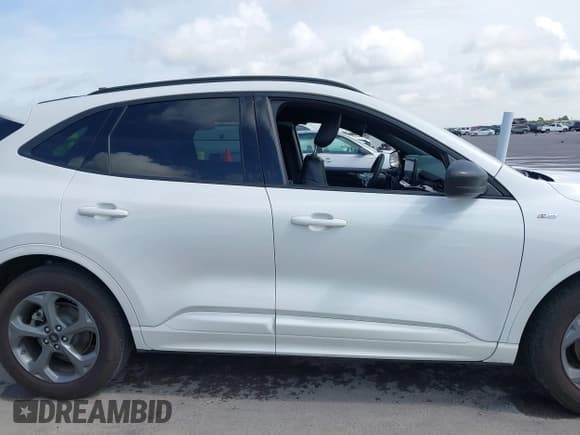 ✅ 2023 Ford Escape ST-Line • VIN: 1FMCU0MN1PUB10058 • Lot: 42639197. Listed on IAAI with 24,282 mi. Free auction sales archive from the USA and detailed vehicle history report at DreamBid. Image 14.