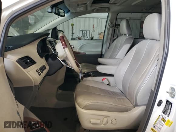 ✅ 2013 Toyota Sienna Limited • VIN: 5TDDK3DC3DS069043 • Lot: 86823155. Listed on Copart with 114,590 mi. Free auction sales archive from the USA and detailed vehicle history report at DreamBid. Image 7.