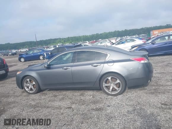 ✅ 2010 Acura TL Technology • VIN: 19UUA9F53AA000187 • Lot: 42712548. Listed on IAAI with 203,910 mi. Free auction sales archive from the USA and detailed vehicle history report at DreamBid. Image 14.