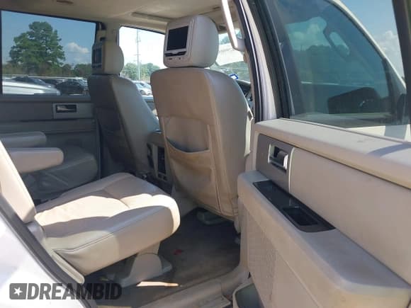 ✅ 2011 Ford Expedition Limited • VIN: 1FMJU1K56BEF13472 • Лот: 42990503. Опубликован ранее на IAAI с пробегом 246 685 миль. Бесплатный доступ к архиву аукционных продаж из США и подробный отчёт об истории автомобиля на DreamBid. Изображение 8.
