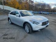 ✅ 2016 Infiniti QX70 • VIN: JN8CS1MW2GM750518 • Лот: 91493295. Опубликован ранее на Copart с пробегом 156 528 миль. Бесплатный доступ к архиву аукционных продаж из США и подробный отчёт об истории автомобиля на DreamBid. Изображение 4.