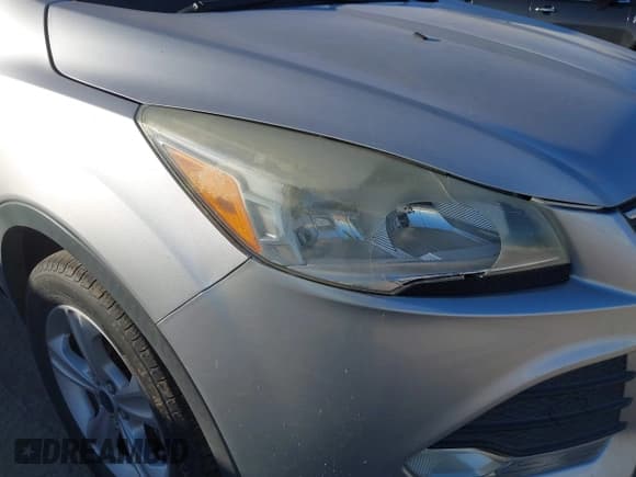 ✅ 2016 Ford Escape SE • VIN: 1FMCU9GX4GUA13454 • Lot: 43645926. Wystawiony na IAAI z przebiegiem 161 533 mil. Bezpłatny archiwum sprzedaży aukcyjnych z USA i szczegółowy raport historii pojazdu na DreamBid. Zdjęcie 6.